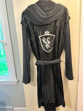 Spirit Black and Gray Hooded Dragon Crest Robe